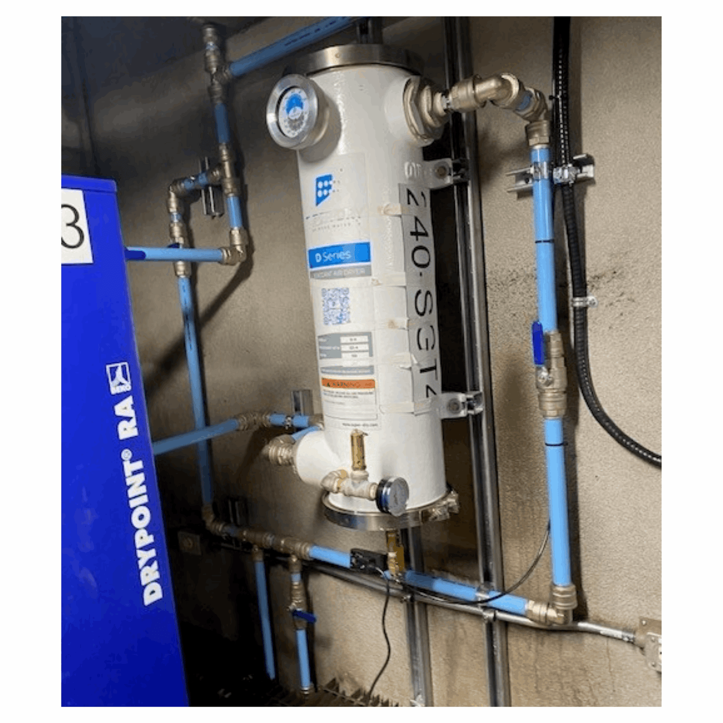 280-140: D4 - Single-tower desiccant compressed air dryer, aluminum housing, with activated alumina desiccant