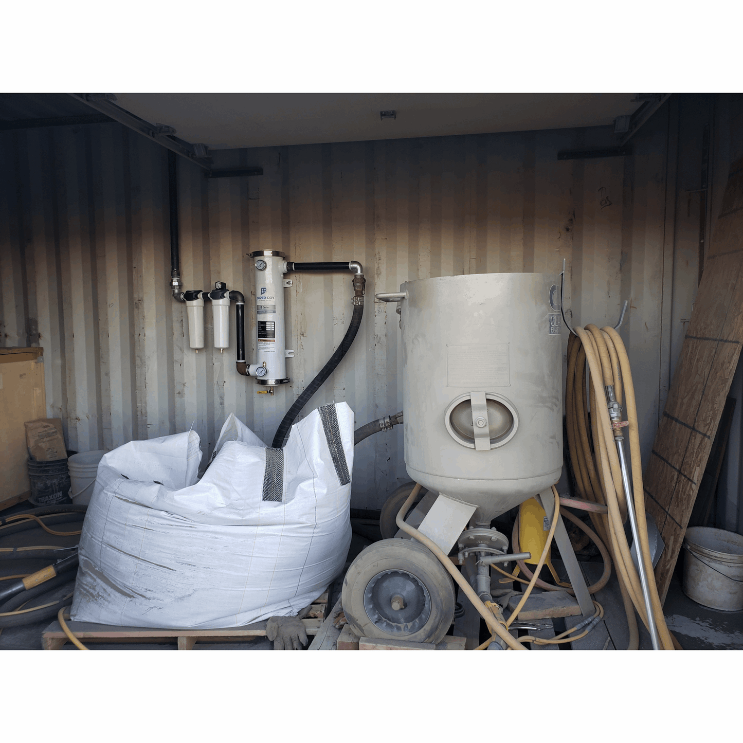 280-140: D4 - Single-tower desiccant compressed air dryer, aluminum housing, with activated alumina desiccant